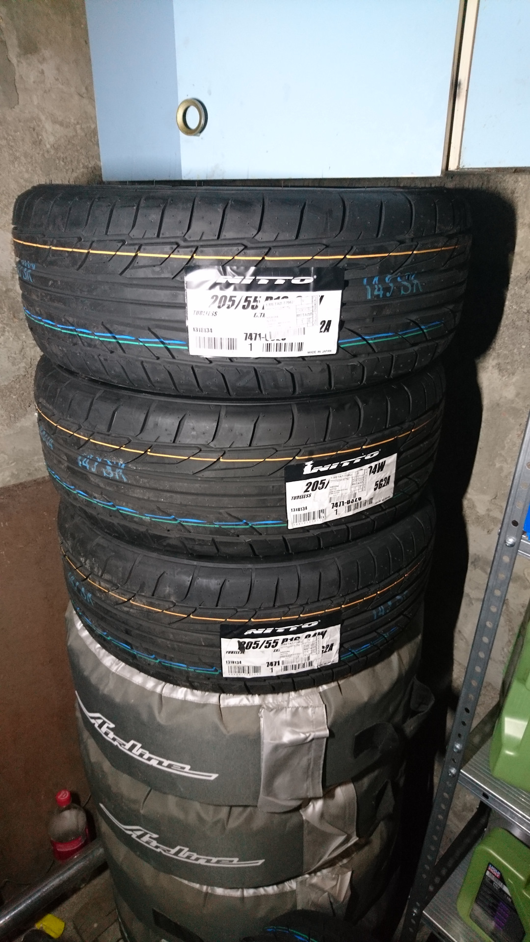 NITTO NT 555 G2 205/55 R16 94W — Volkswagen Golf Mk6, 1,6 л, 2011 года ...