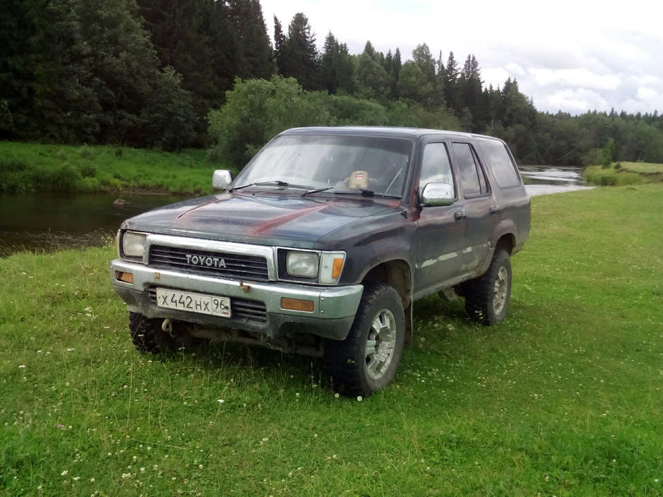 toyota hilux 1990