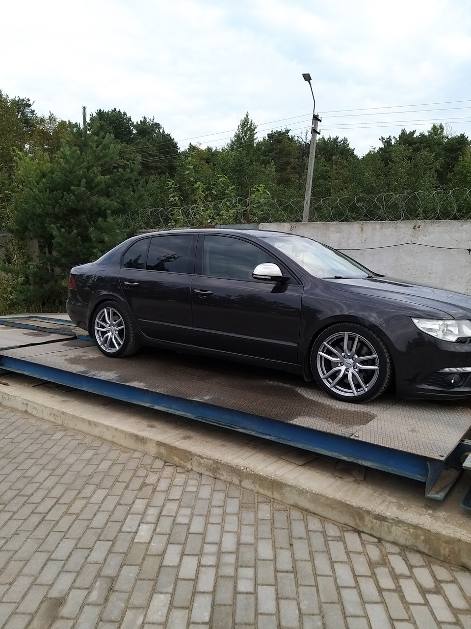 Вес моего SuperB-a — Skoda Superb Mk2, 2 л, 2009 года | наблюдение | DRIVE2