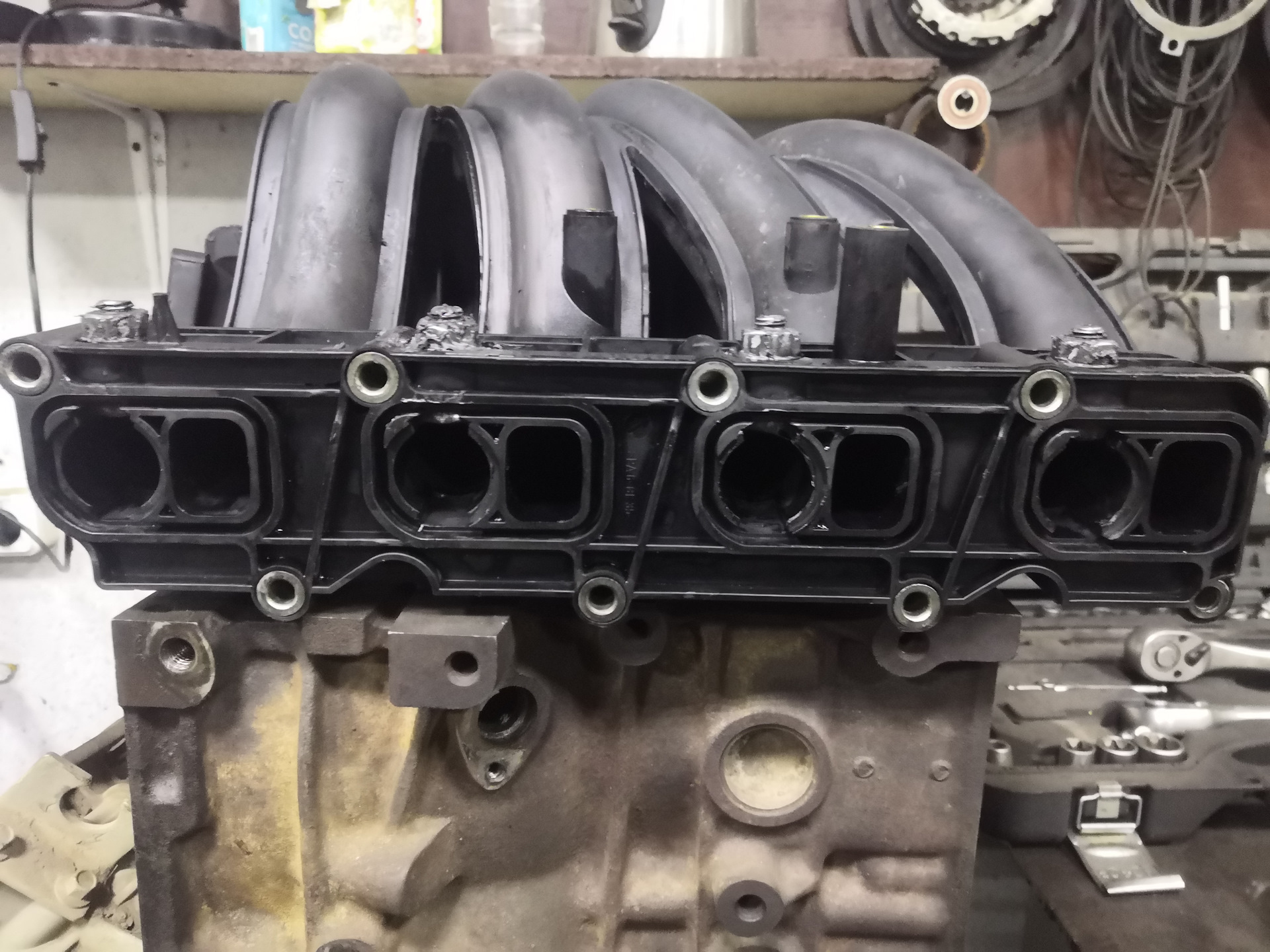 демонтаж впускного коллектора. 6. демонтаж впускного коллектора. демонтаж впускного коллектора. Ford 1.