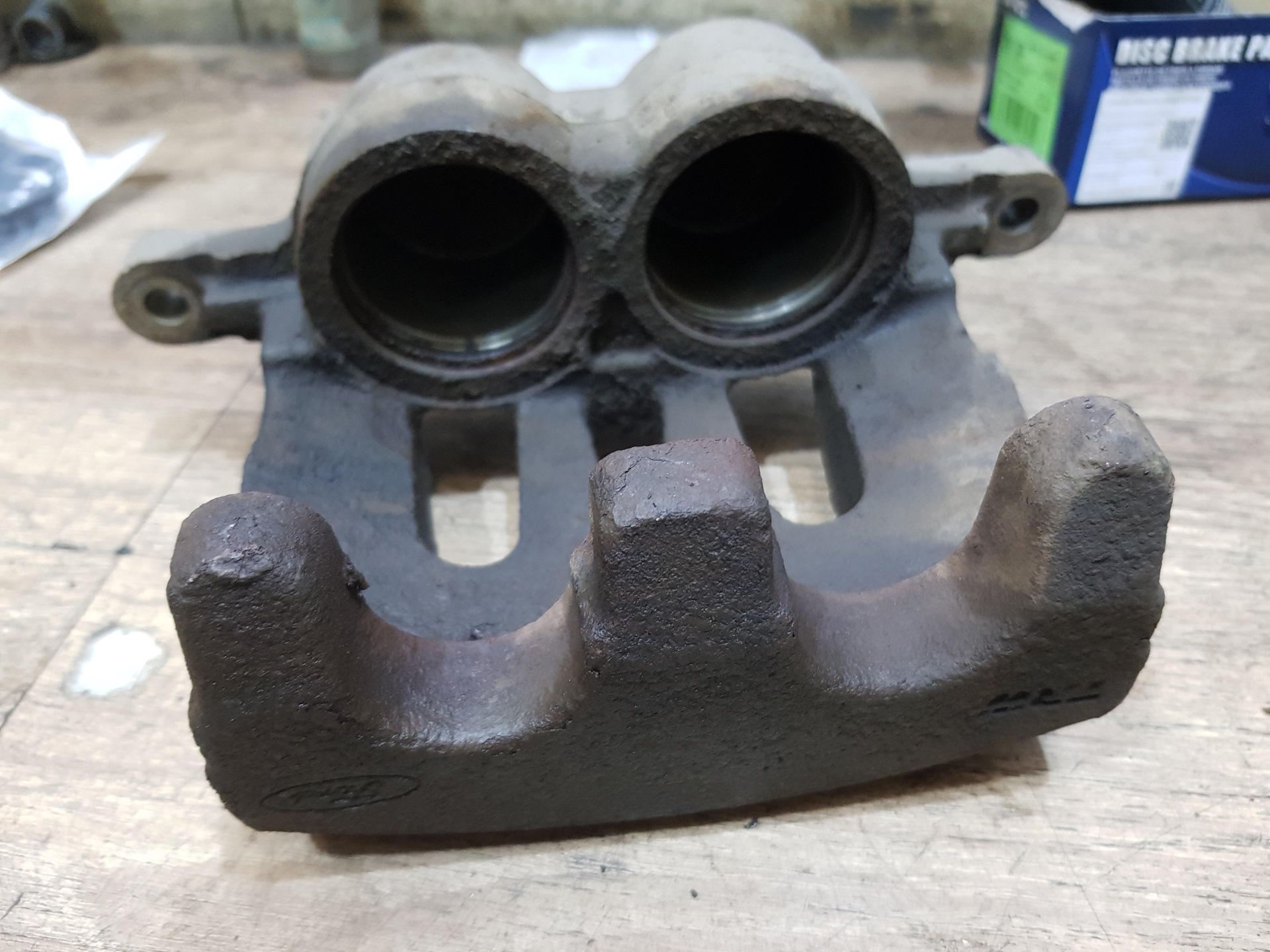 Ford F250 (Форд Ф250) – ремонт и покраска задних суппортов термостойкой ...