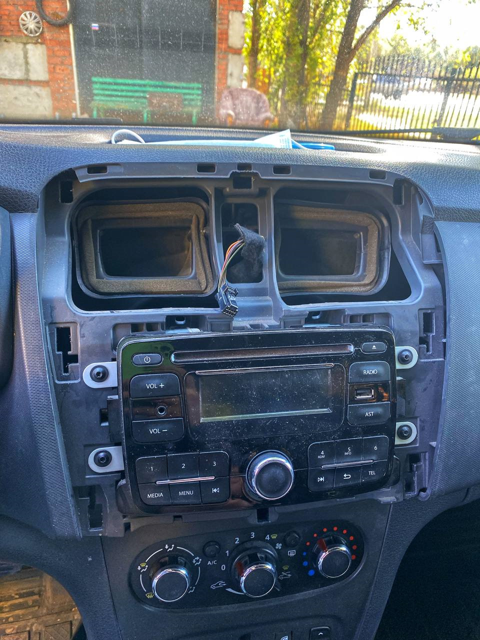 ( 🧨Установка Мультимедийной Системы от Incar 🧨) — Renault Logan (2G), 1 ...