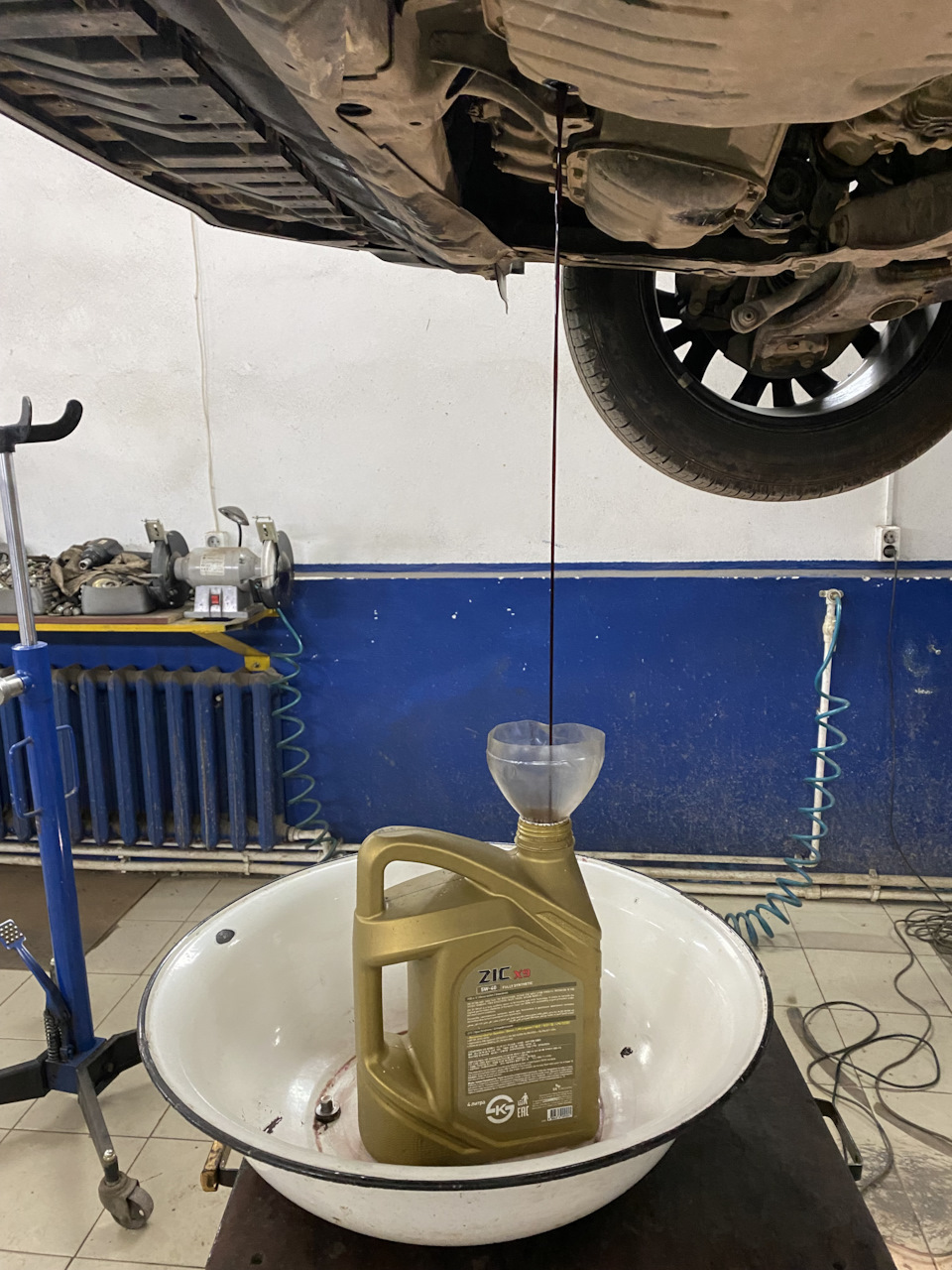 Фото в бортжурнале Toyota RAV4 (IV)