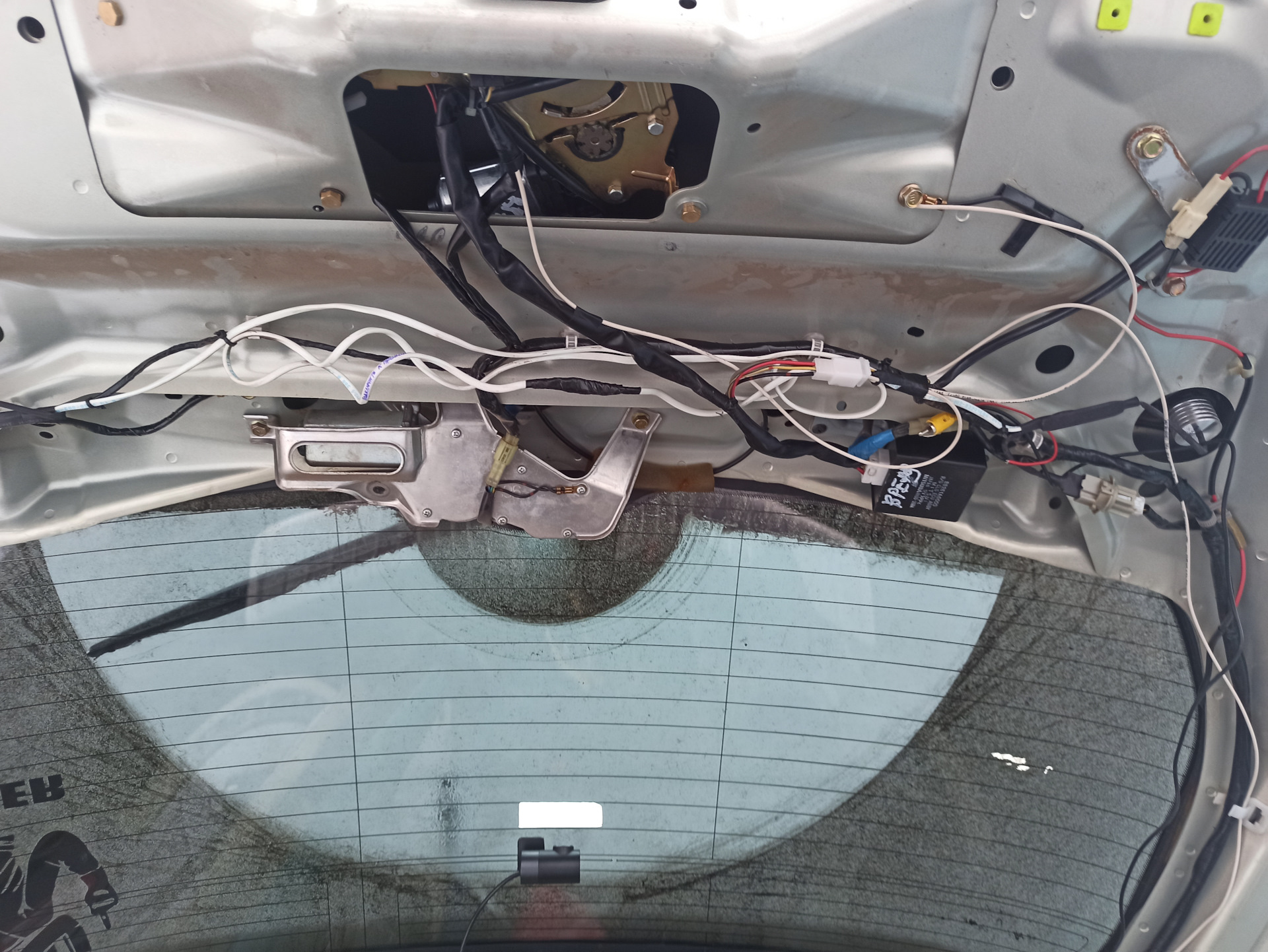 Доводчик багажника, зимний руль, моделька — Subaru Outback (BP), 3 л ...