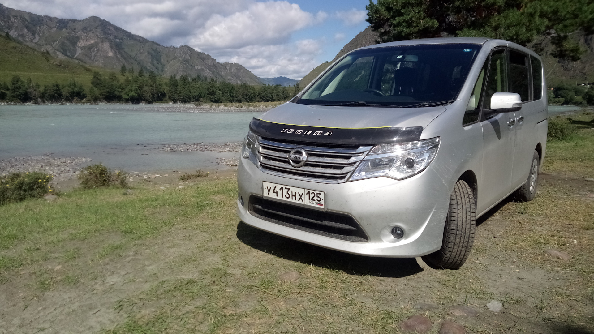 Nissan Serena 2015