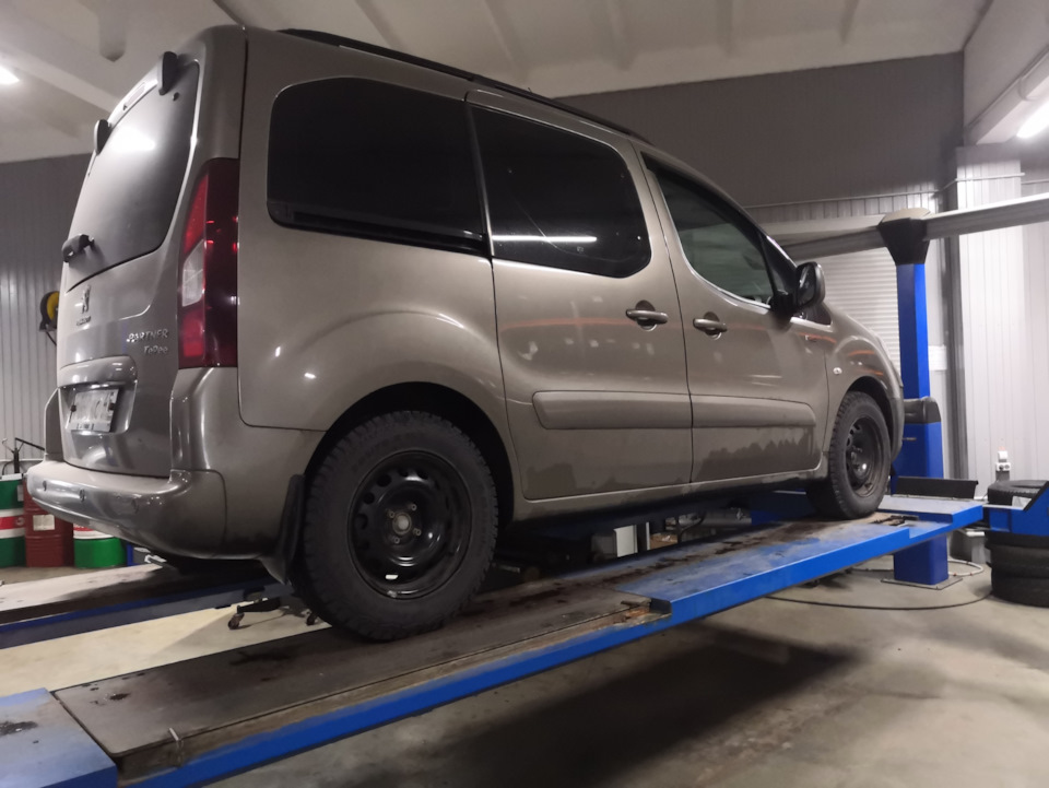 Пежо партнер серо-зеленый. Шины пежо партнер 2. Шины пежо партнер 2. Шины пежо партнер 2. Шины пежо партнер 2.