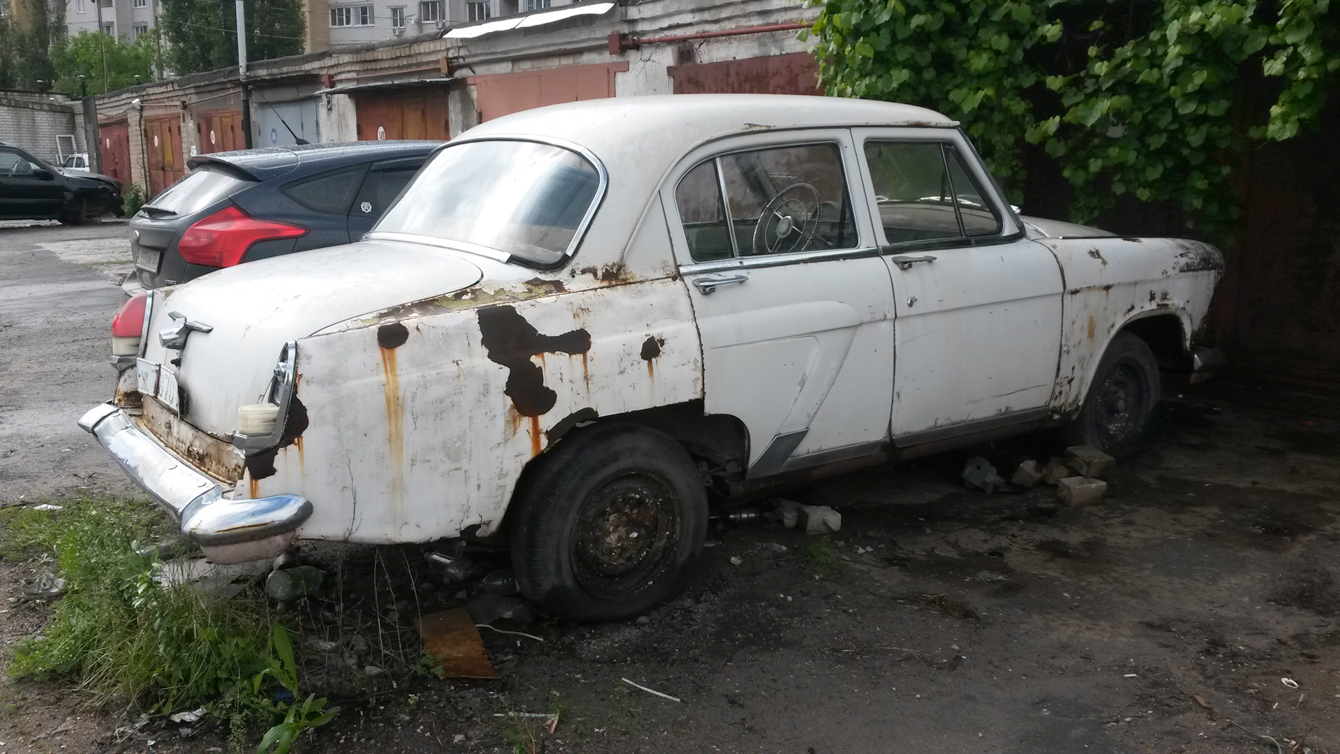 Заброшенные автомобили в Воронеже
