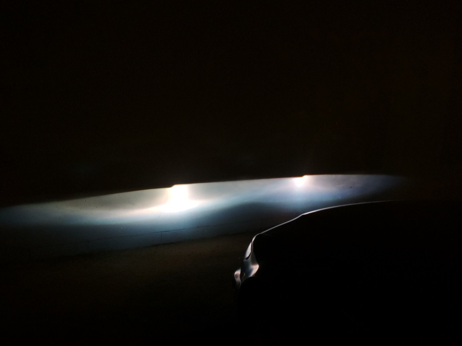 Ксеноновый свет фар. Солярис 2 свет фар галоген. Ксенон на ГАЗ 3110. Фары светят ночью.
