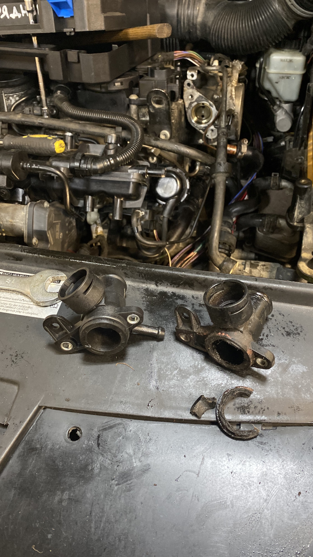 Замена штуцера в двигателе охлаждающей жидкости под ТНВД. — Volkswagen ...