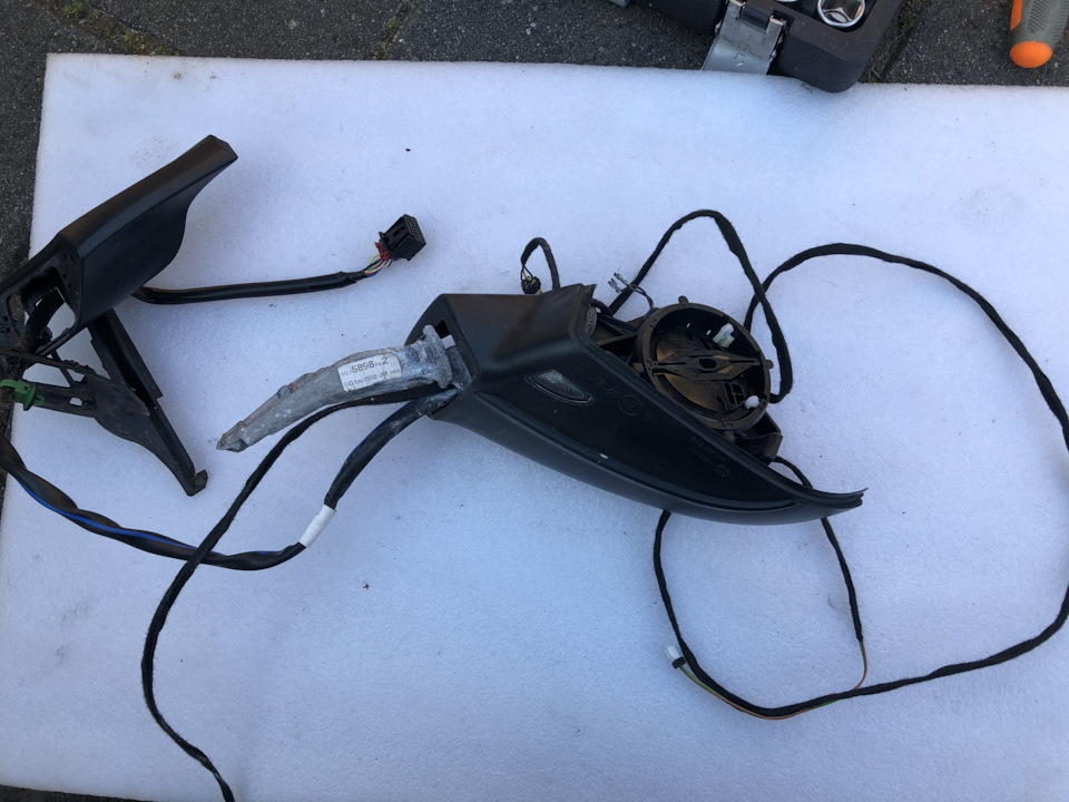 Протягиваем провод на индикатор — Volkswagen Golf Variant (Mk7)