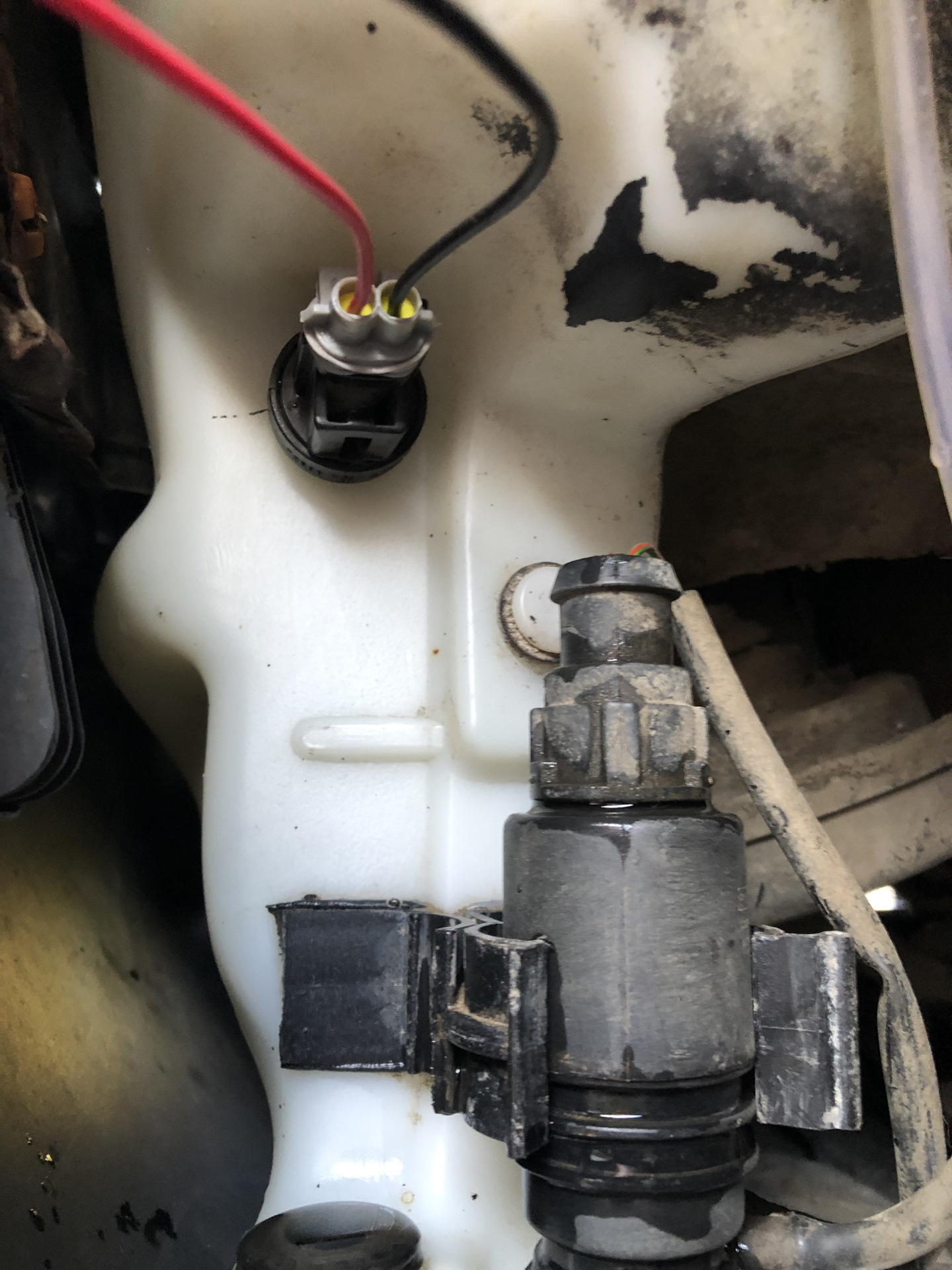 Фаромой+ бачок+ датчик уровня — Audi 80 (B4), 2,8 л, 1992 года | своими ...