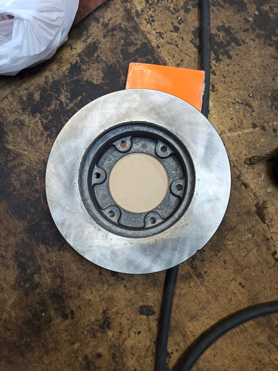 Лачетти задний тормозной диск суппорт. Как снять дисковый задний тормоз. Задние тормоза мерседес спринтер. Как снять дисковый задний тормоз. Как снять дисковый задний тормоз.