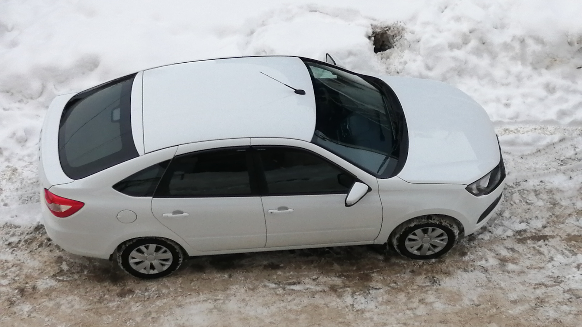 Lada Гранта Лифтбек (2-е поколение) 1.6 бензиновый 2022 | Белая неVESTA  Алёнка на DRIVE2