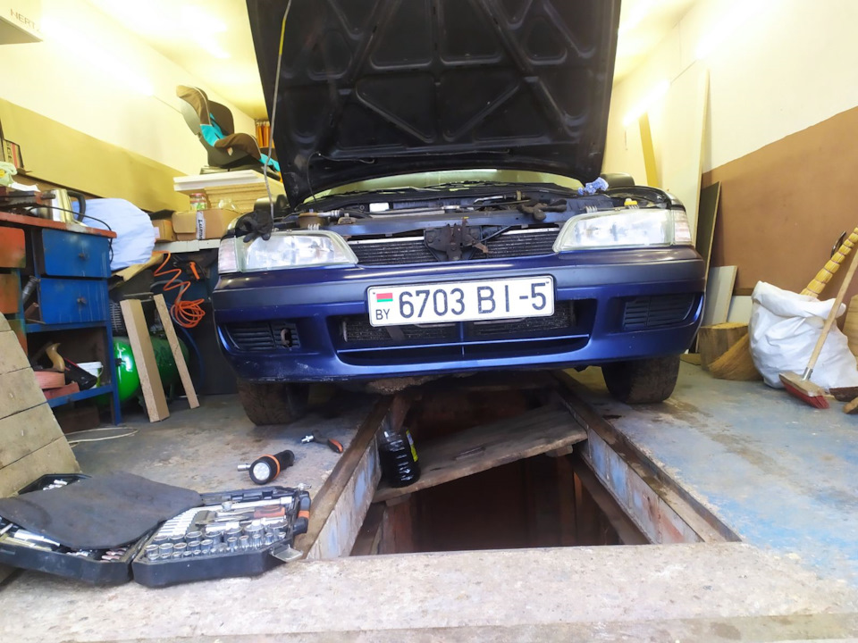 Замена задних тормозных колодок и дисков — Nissan Primera (P11), 2 л ...