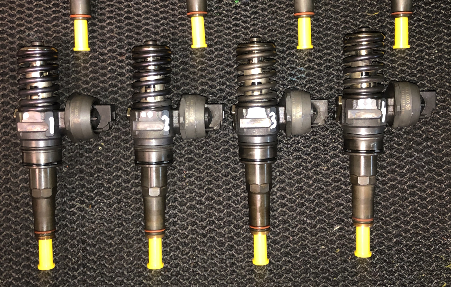 038130073BQ по VAG, 0414720312 по Bosch 2.0TDI (BMM, BMP) насос ...