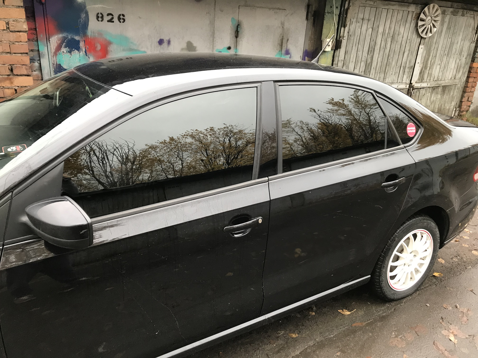 Тонировка 30 процентов на боковые стекла. Тонировка сан контрол 5. Разрешенная тонировка 2024. Гольф 6 затонировал передние боковые стёкла 50%. Тонировка передних стекол в 2024 году.