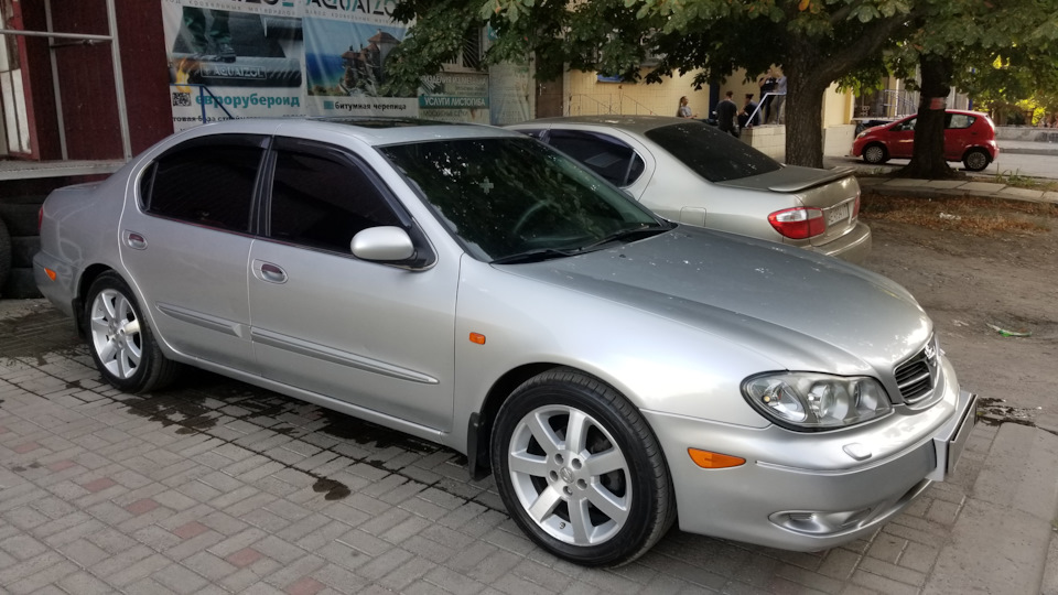 Nissan maxima Grey