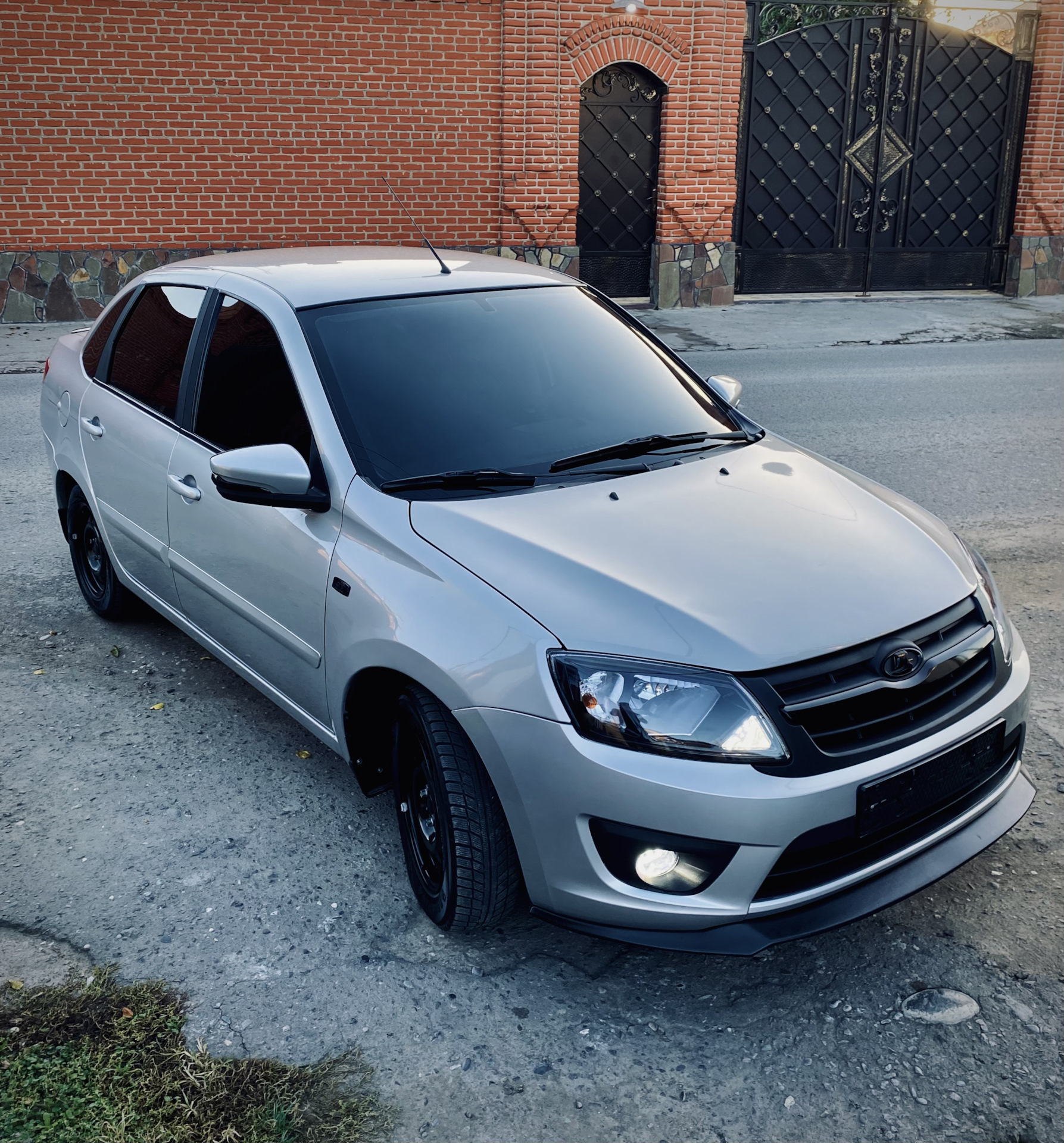 Фары в стиле «FL». — Lada Гранта (1G), 1,6 л, 2014 года | тюнинг | DRIVE2