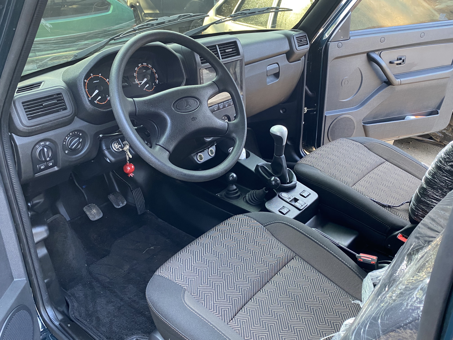 Сетки для динамиков на ниву — Lada 4x4 3D, 1,6 л, 2024 года | автозвук ...