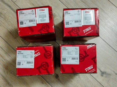 239141701 Комплект тормозных колодок, дисковый тормоз ZIMMERMANN