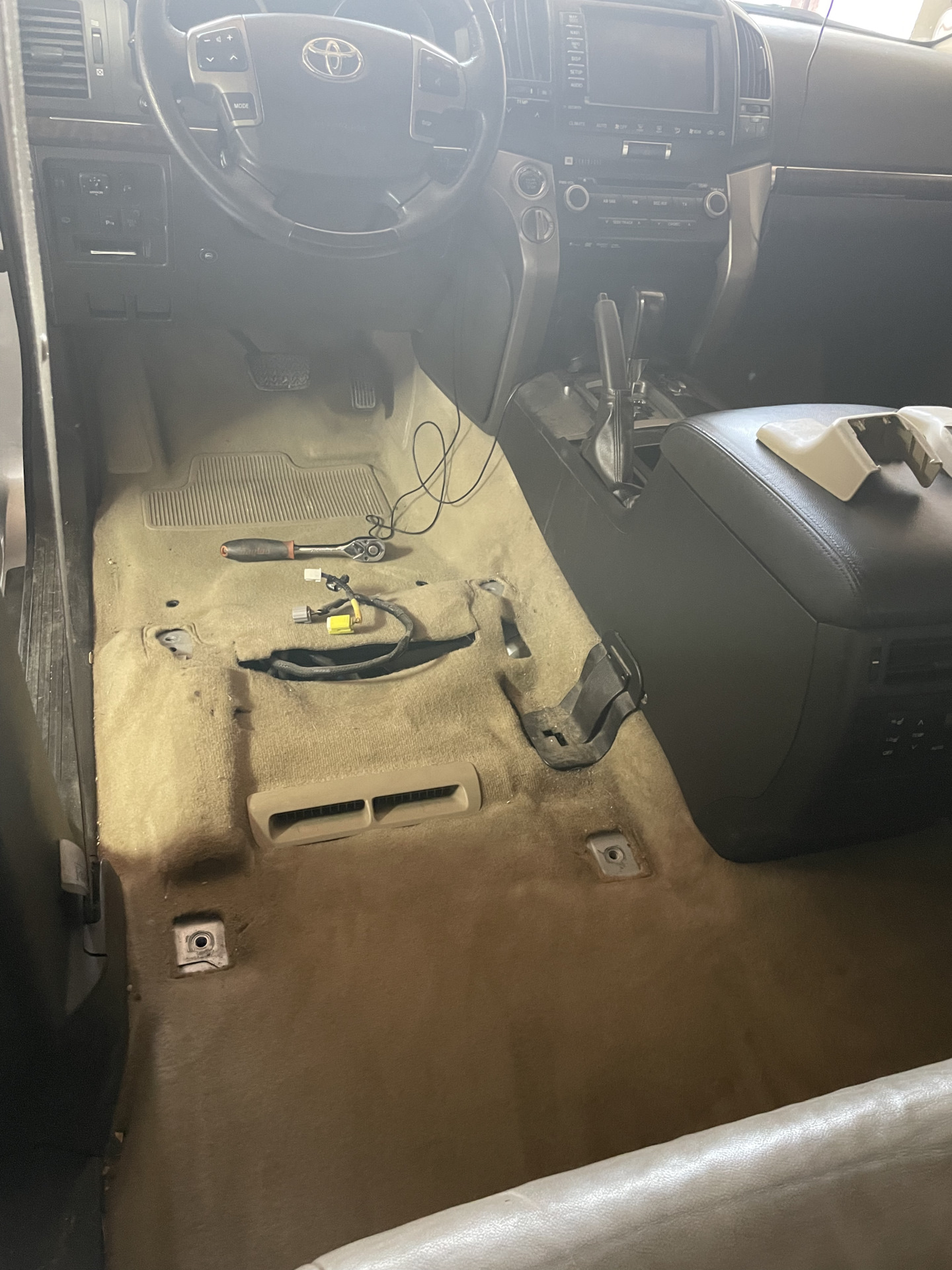 Капитальная уборка — Toyota Land Cruiser 200, 4,7 л, 2011 года | своими ...