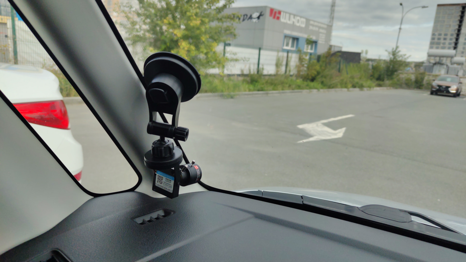 Камера обгона и подсветка салона — Toyota Roomy, 1 л, 2018 года ...