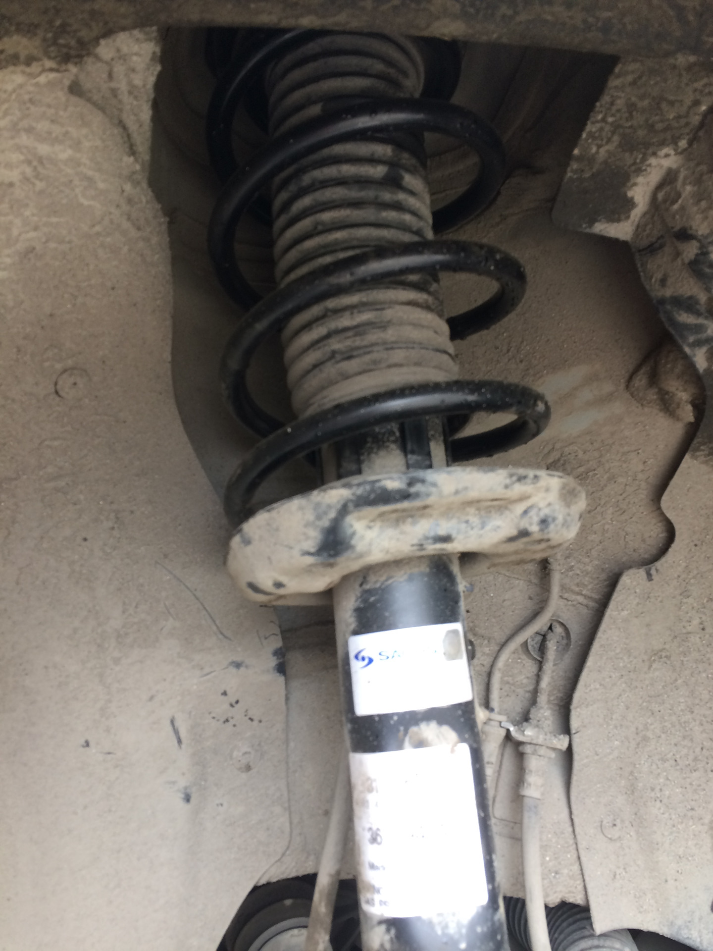 Установка пружин ЕВРО — Volkswagen Jetta VI, 1,4 л, 2013 года | визит ...
