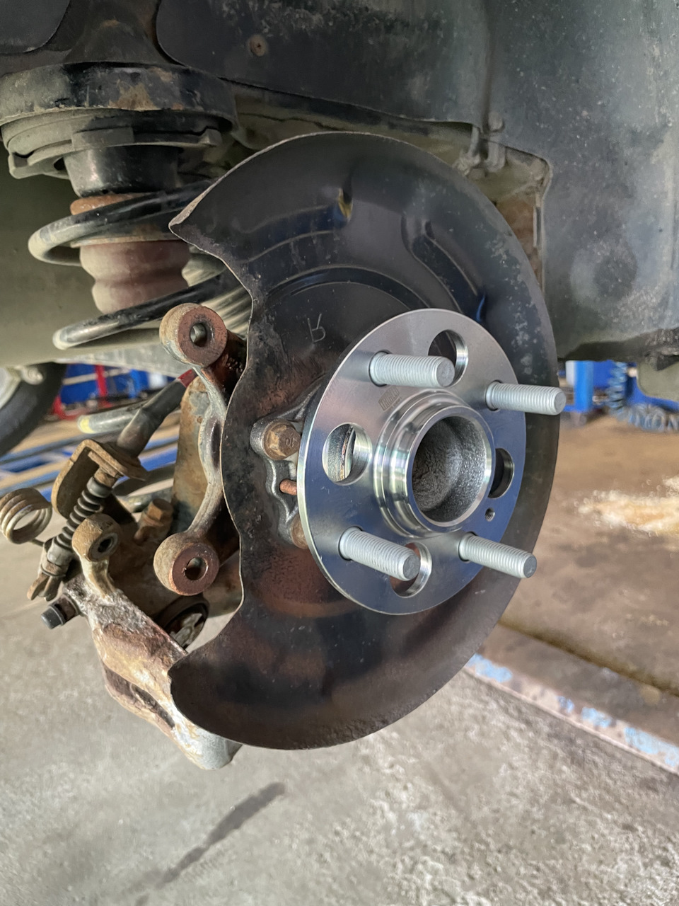 Задняя правая ступица — под замену! — Hyundai Solaris (1G), 1,6 л, 2012 ...