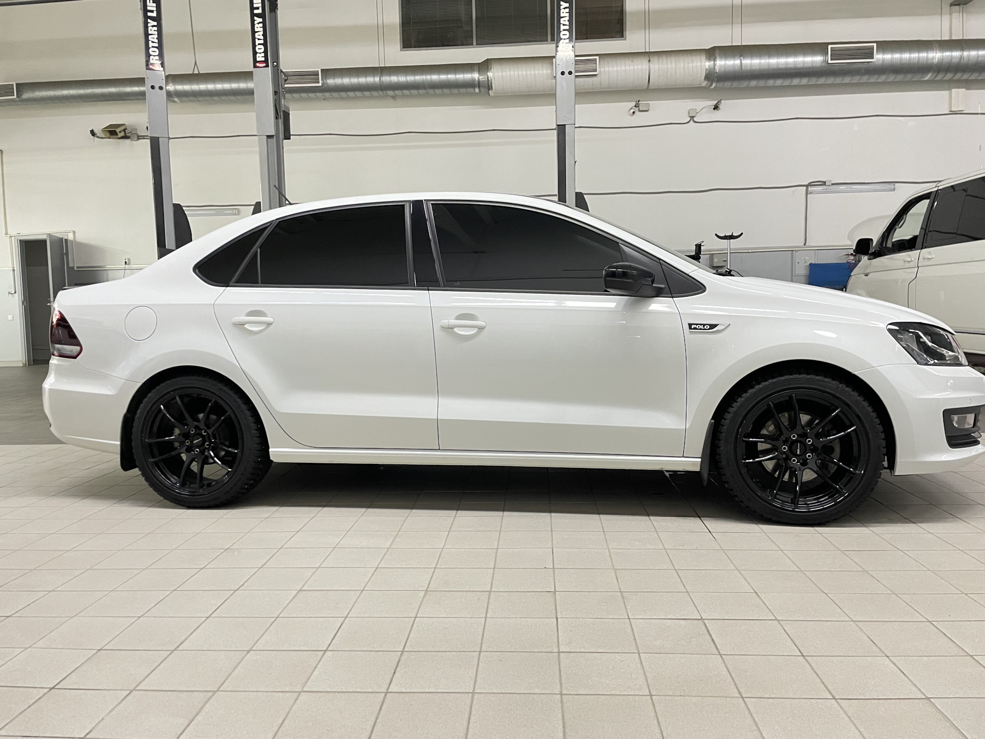 Занижение lesjofors — Volkswagen Polo Sedan, 1,4 л, 2019 года | тюнинг ...