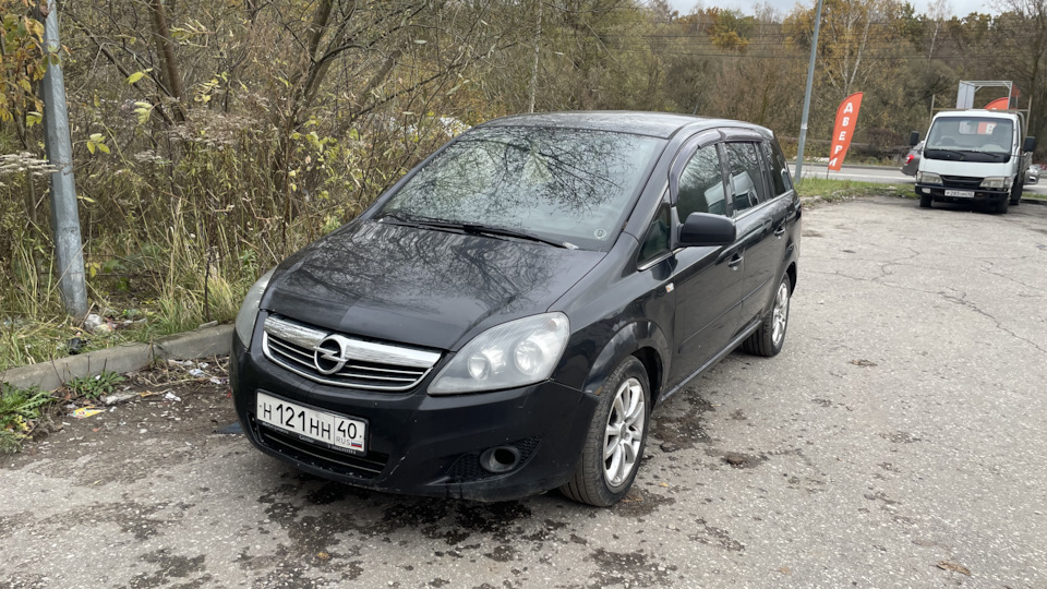 Zafira 2011 панорамная