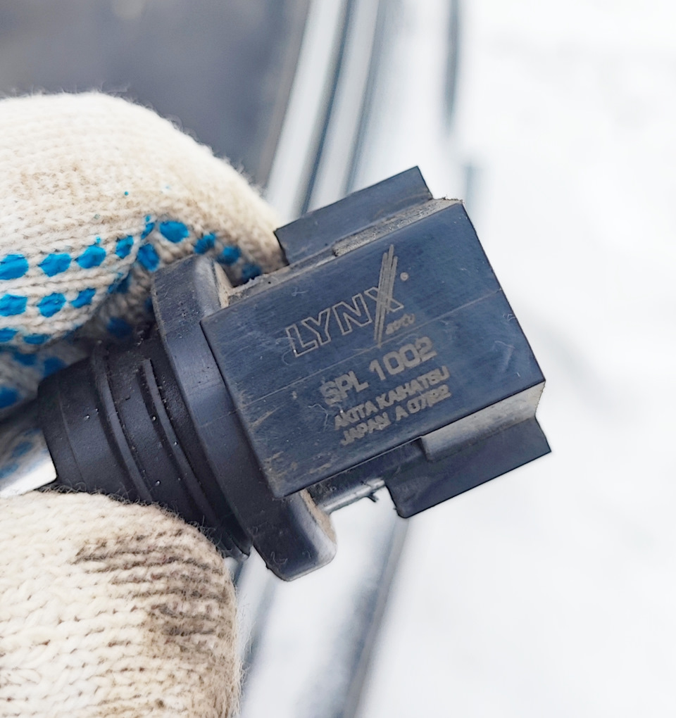 Катушка зажигания LYNX — Volkswagen Passat B7. Запчасти на фото: SPL1002, A0722