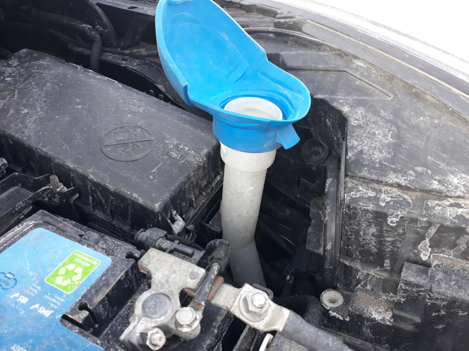Крышка бачка омывайки от ВАГ-а — Opel Zafira Tourer, 1,6 л, 2015 года ...