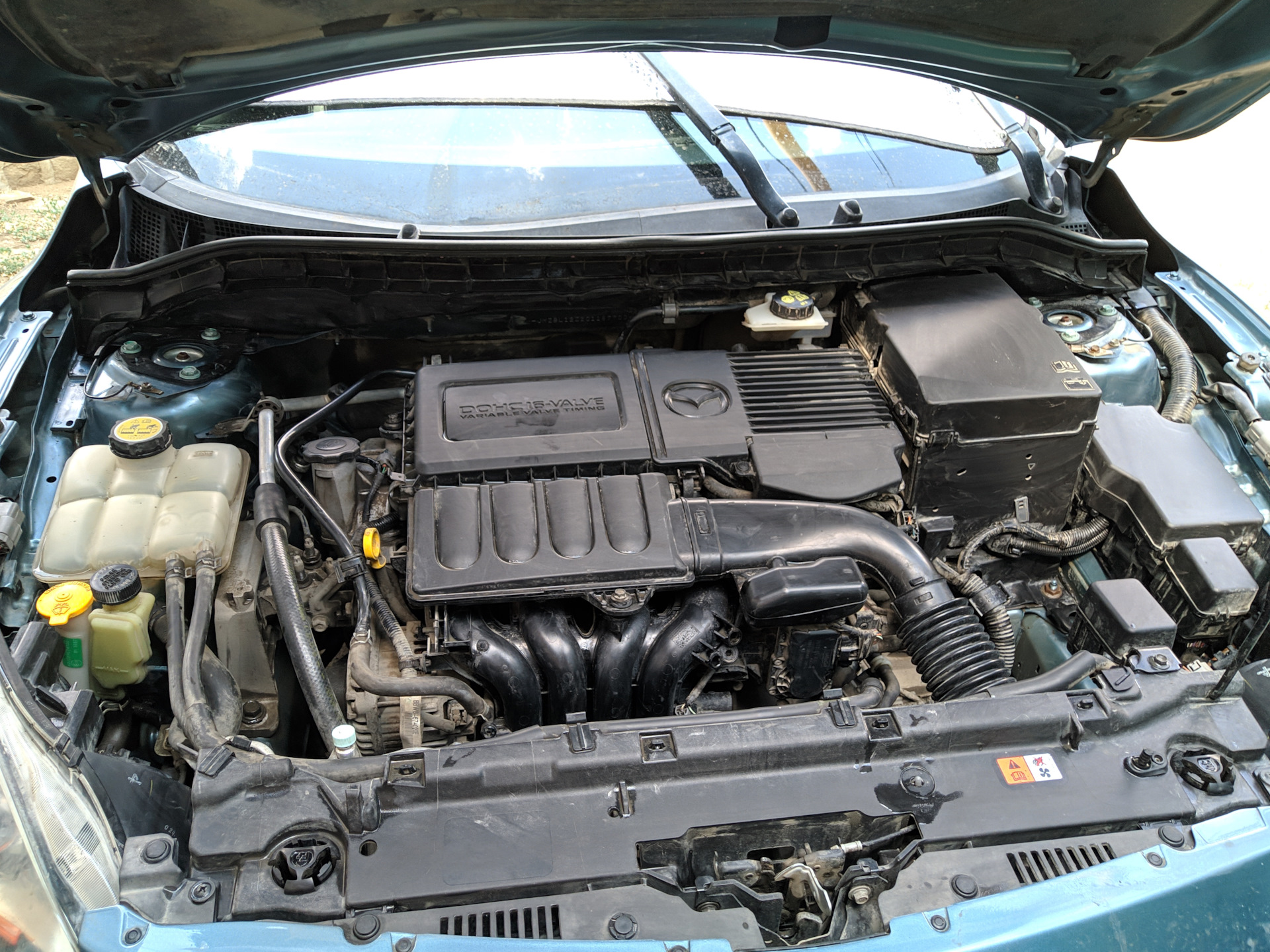 Помыл под капотом — Mazda 3 (2G) BL, 1,6 л, 2010 года | просто так | DRIVE2