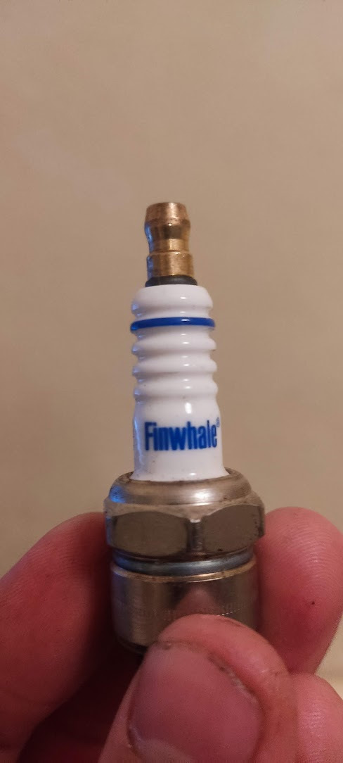 Погнуты наконечники свечей зажигания . Критично ли ? — Lada 4x4 3D, 1,7 ...