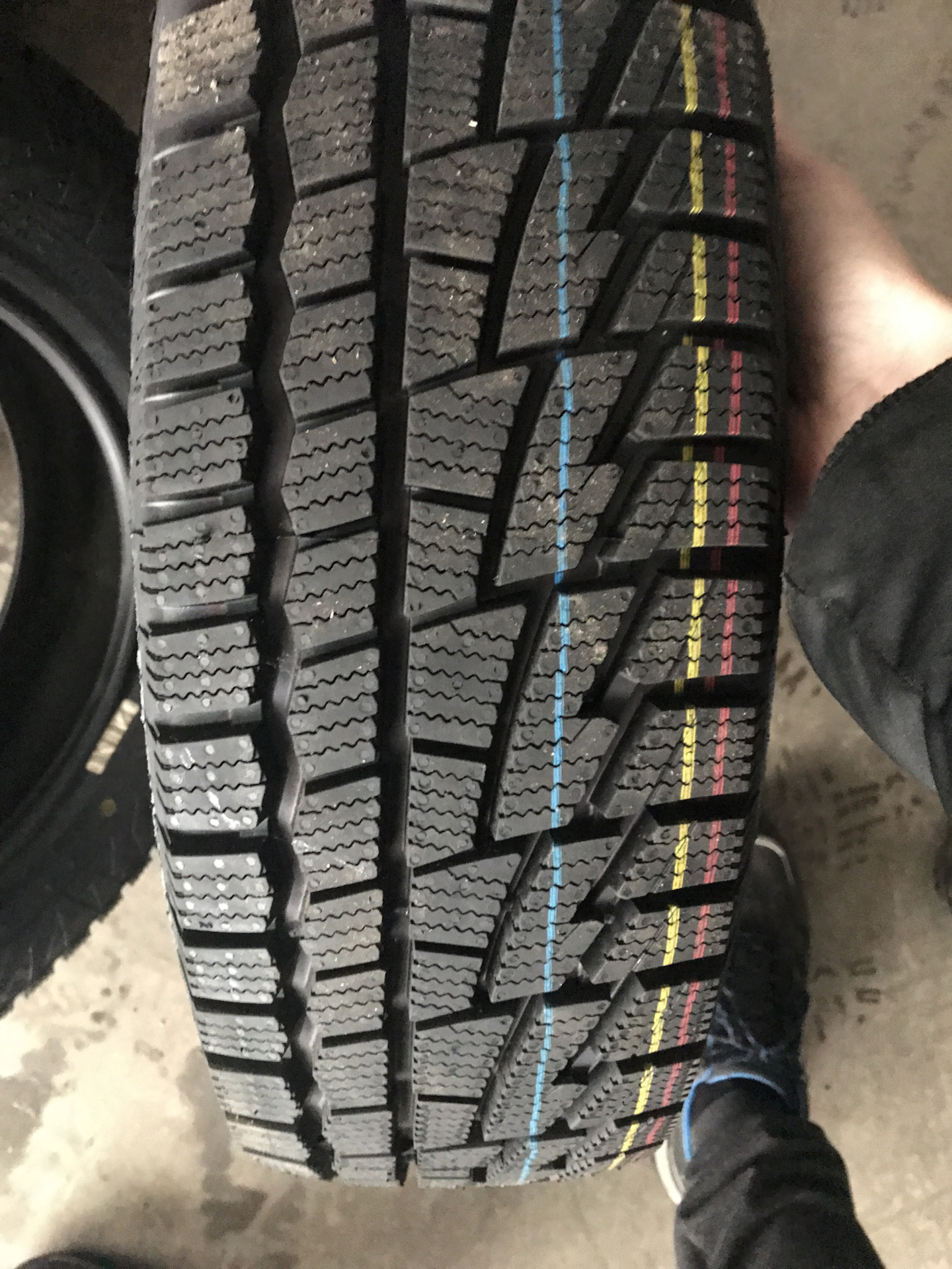 Новая резина CORDIANT Winter Drive 185/65 R15 — KIA Rio 5-door (3G), 1 ...