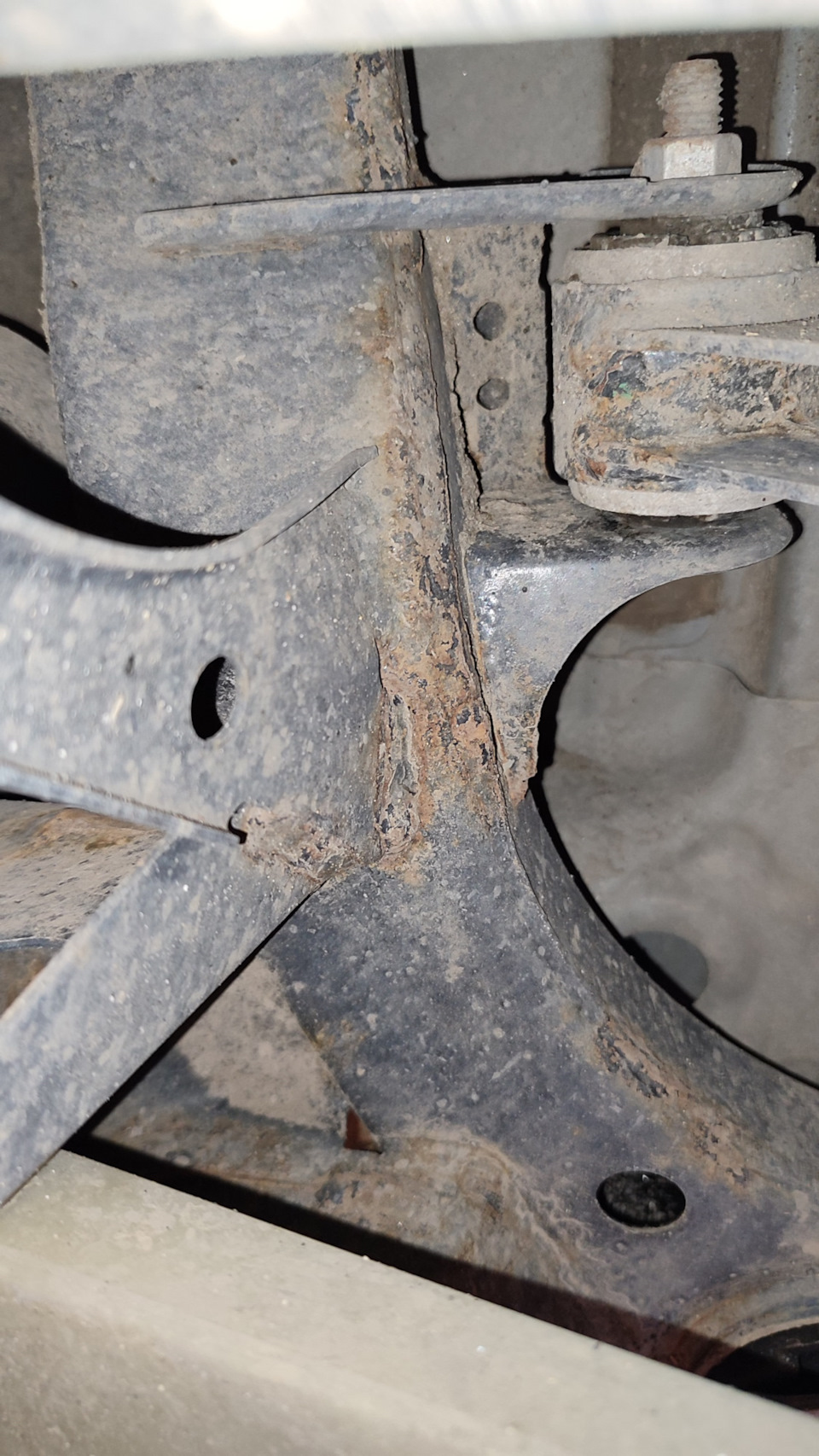 Подрамник и рычаги — Volvo V60 Cross Country (2G)