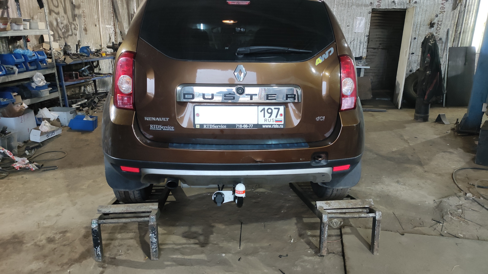 01. Установка фаркопа Трейлер 9041 — Renault Duster (1G), 1,5 л, 2012 ...