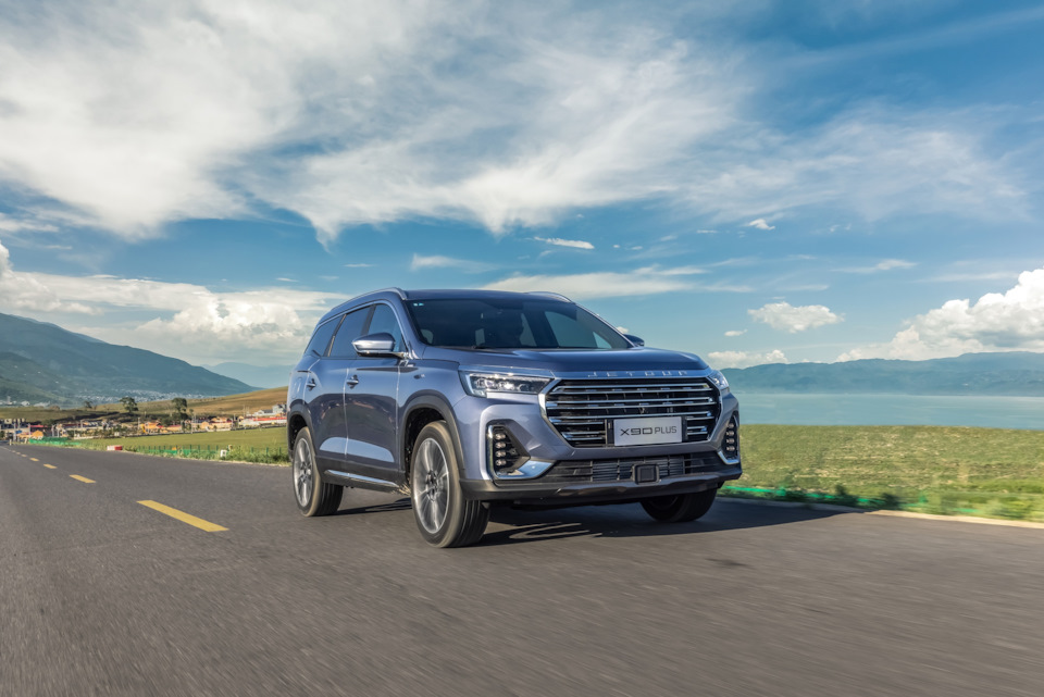 Уже в базовом исполнении Jetour X90 Plus радует богатой комплектацией ...