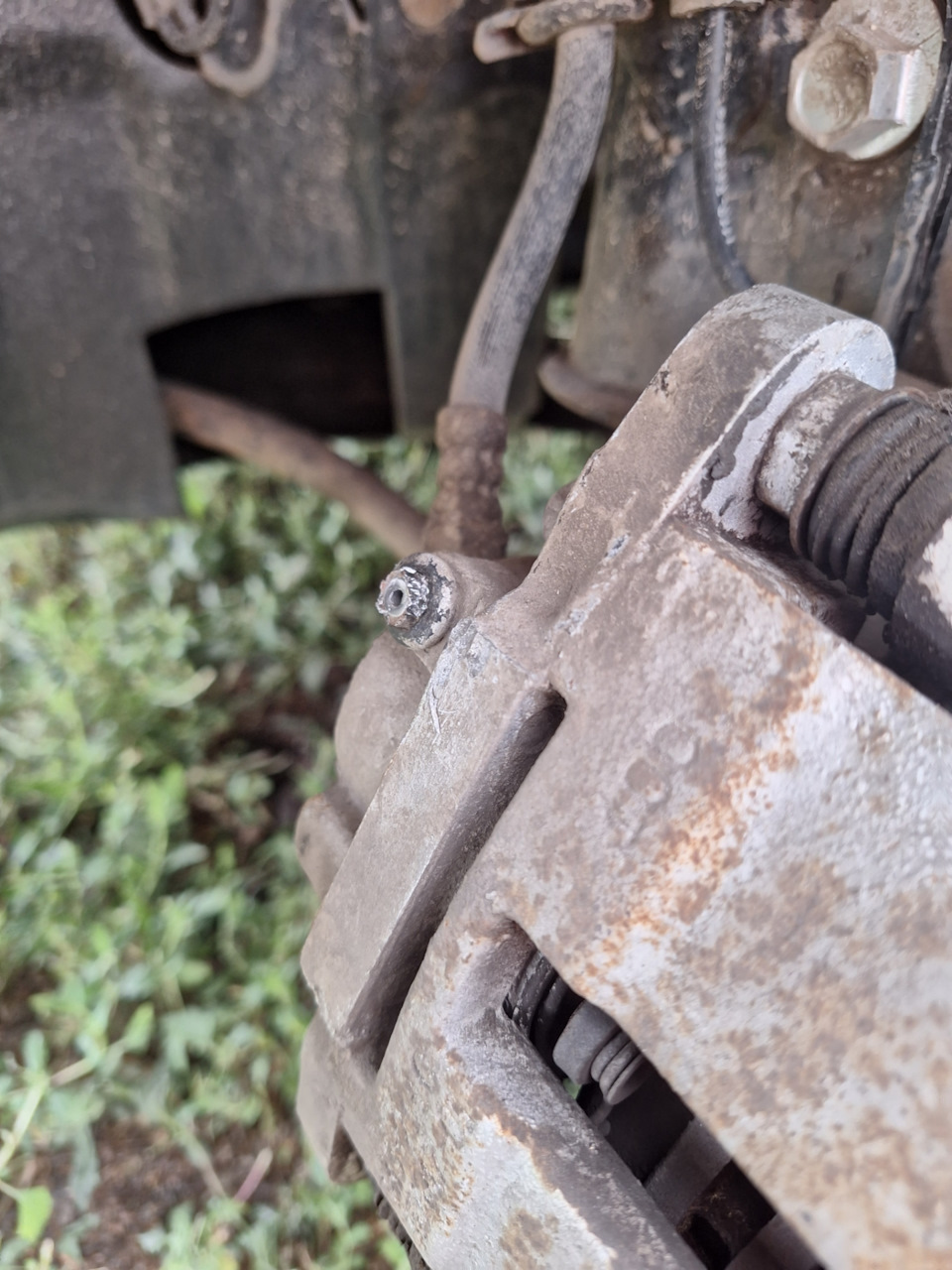 Прокачка тормозов — Lada Приора седан, 1,6 л, 2014 года | расходники ...