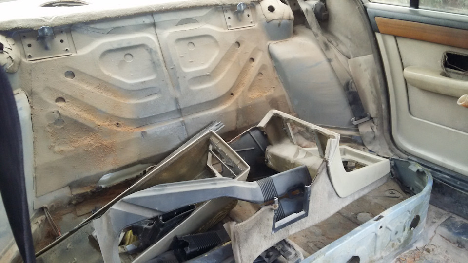 Распиновка замка двери мазда трибьют