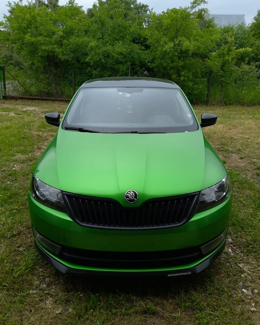 Skoda Rapid 2020 зеленая