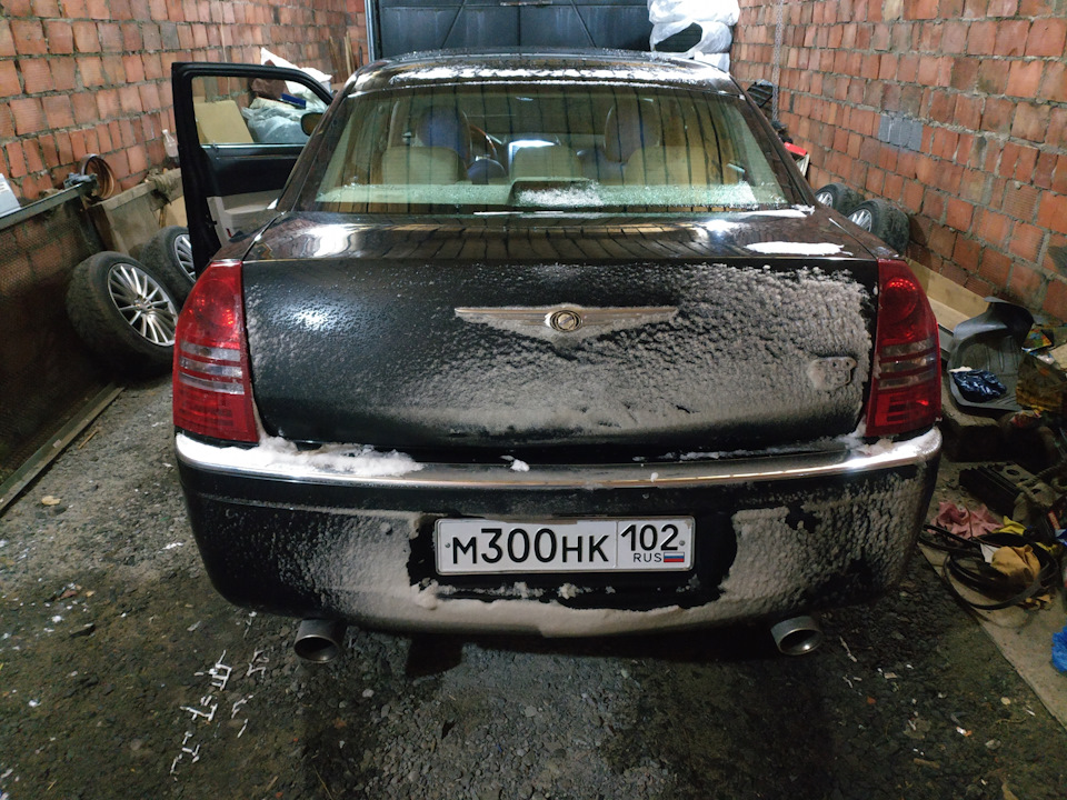 Сгорел усилитель!( — Chrysler 300C (1G), 5,7 л, 2004 года | поломка ...