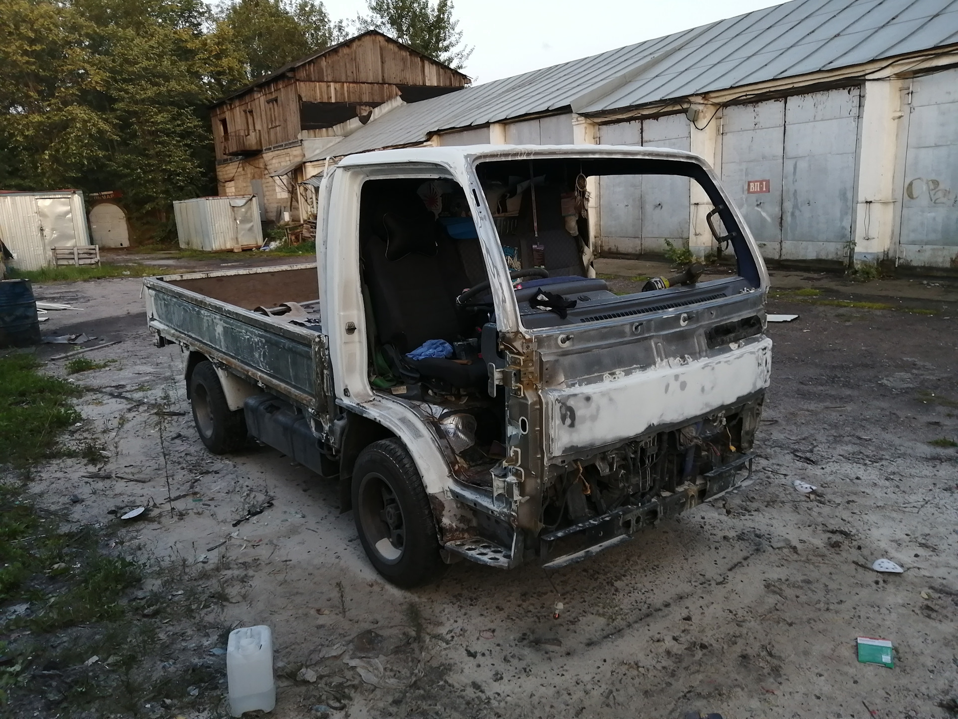 Ниссан Атлас Ф23 Купить Лобовое Стекло Уссурийске