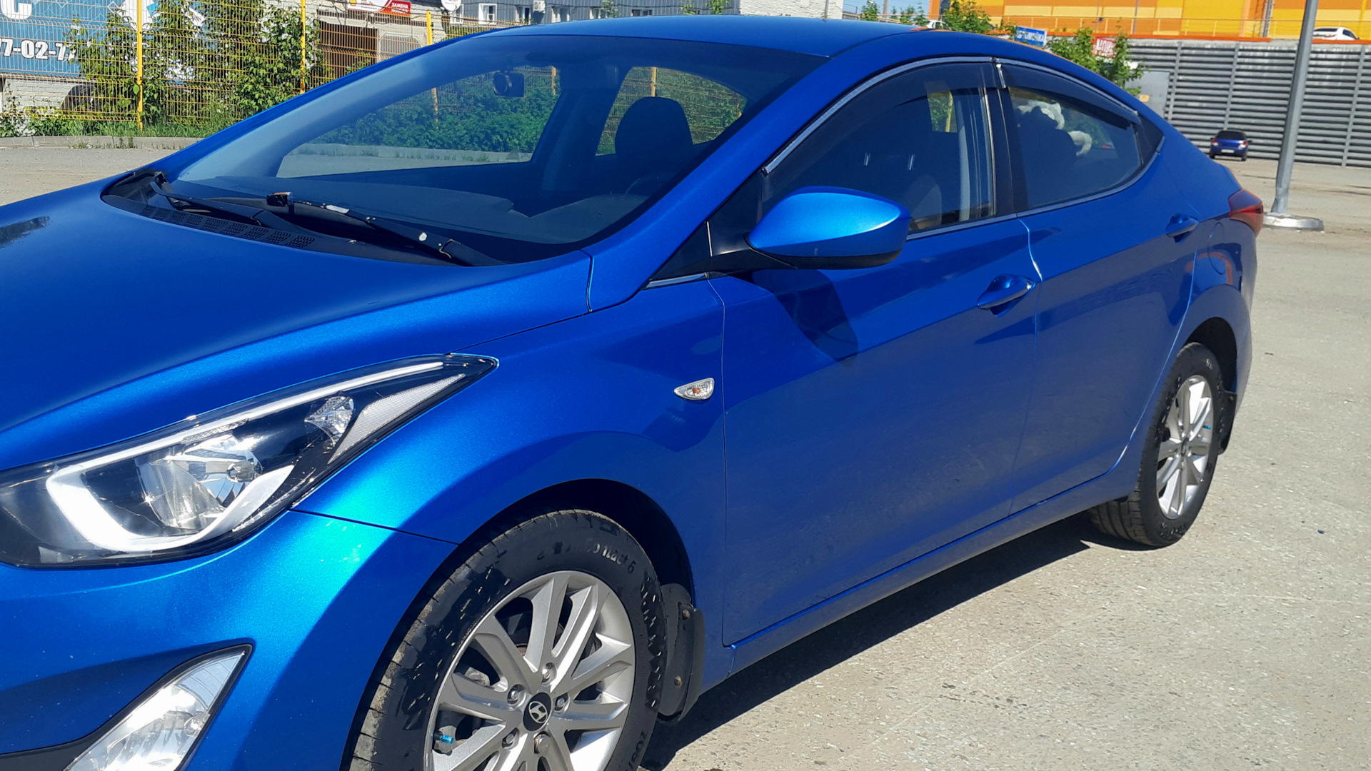 Элантра 5 рестайлинг. Hyundai Elantra Blue. Хендай Элантра голубая. Синяя Элантра турбо. Элантра 5 Рестайлинг голубая без хрома.