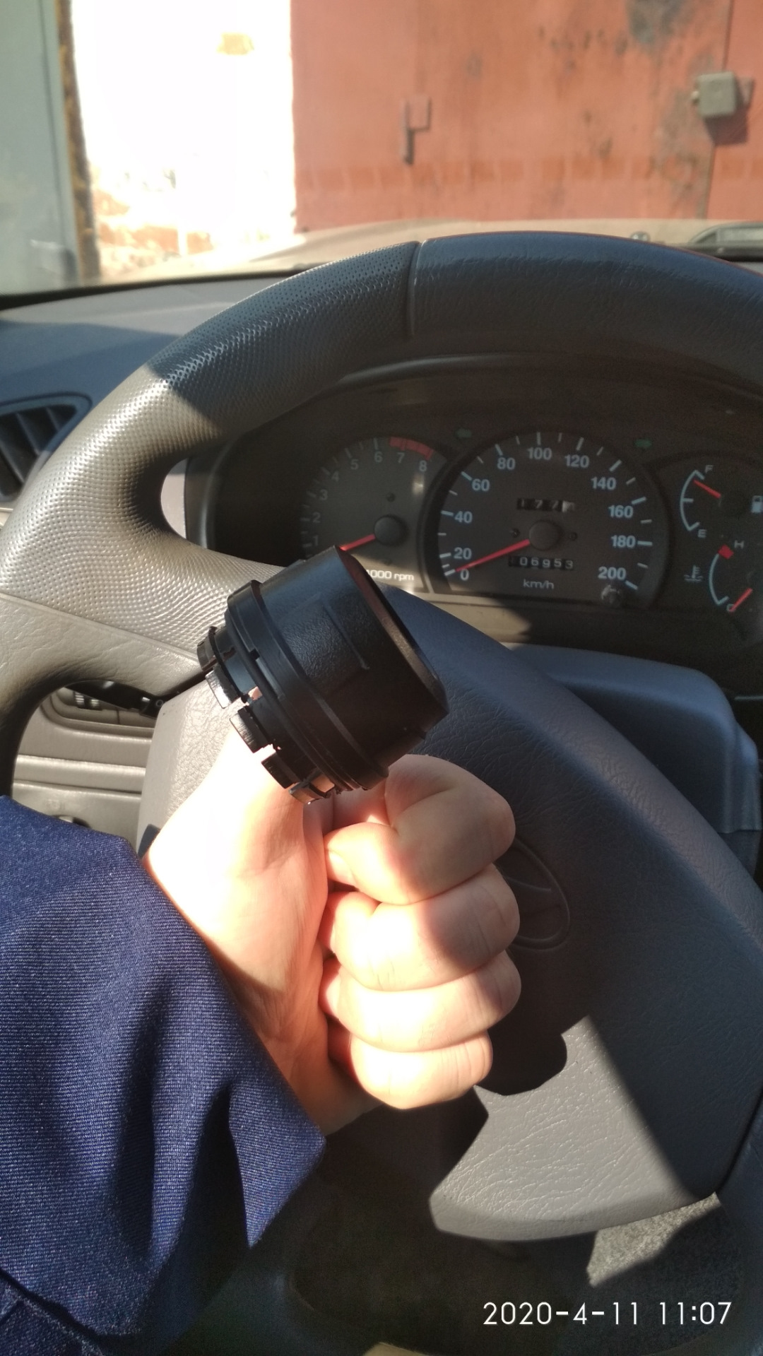 Поменял свечи и дпкв — Lada 2115, 1,5 л, 2002 года | запчасти | DRIVE2