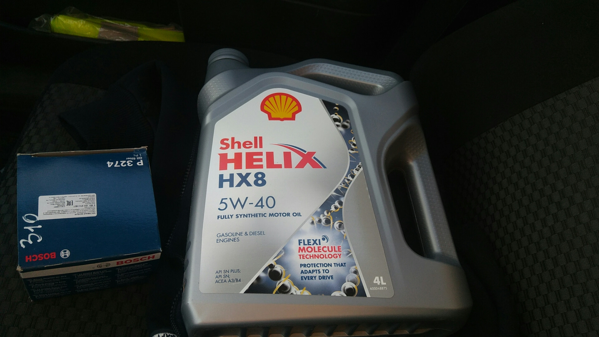 В какой двигатель лить синтетику. Shell Helix hx7 4l. Можно ли заливать синтетику в мех. коробку авто.