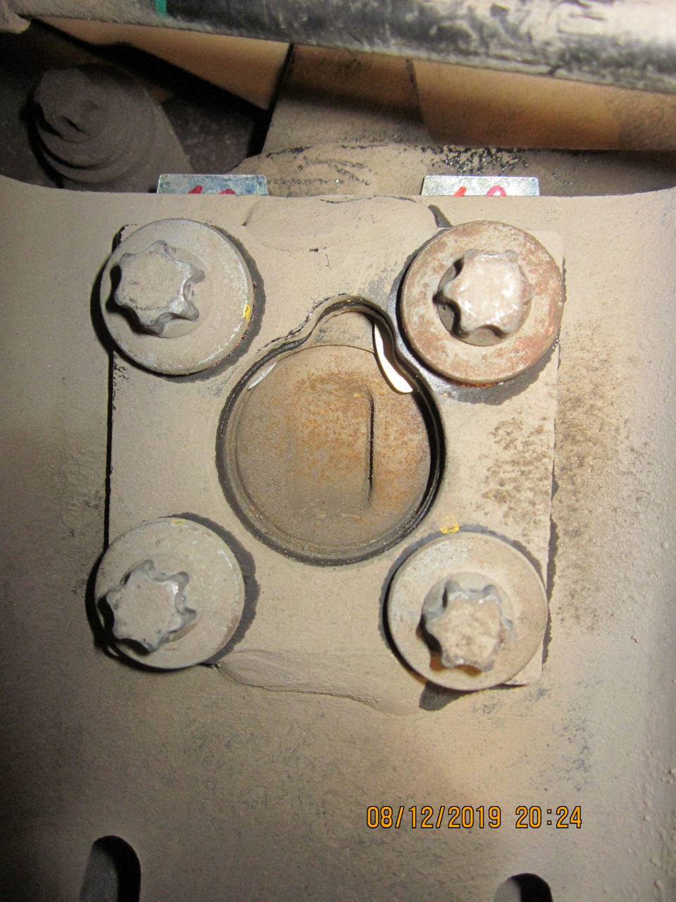 Устанавливать их не очень удобно. Учтём на будущее — Lada Vesta SW (1G)