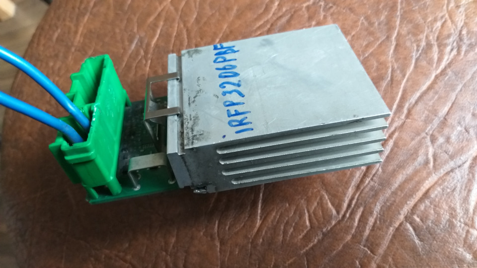 Замена транзистора на обдув — Renault Scenic II, 1,5 л, 2007 года ...