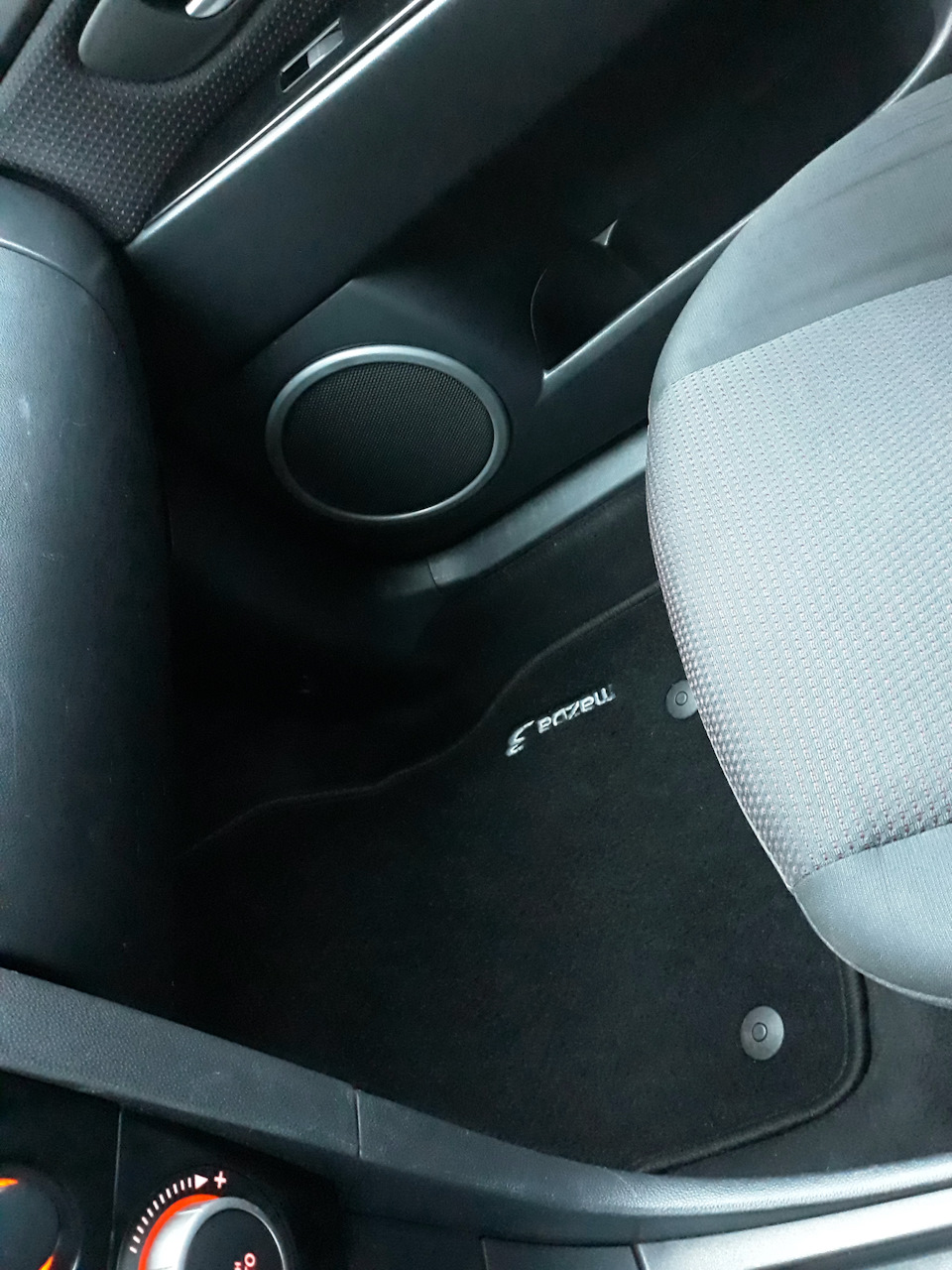 Салонные коврики + крепежи — Mazda 3 (1G) BK, 1,6 л, 2008 года ...