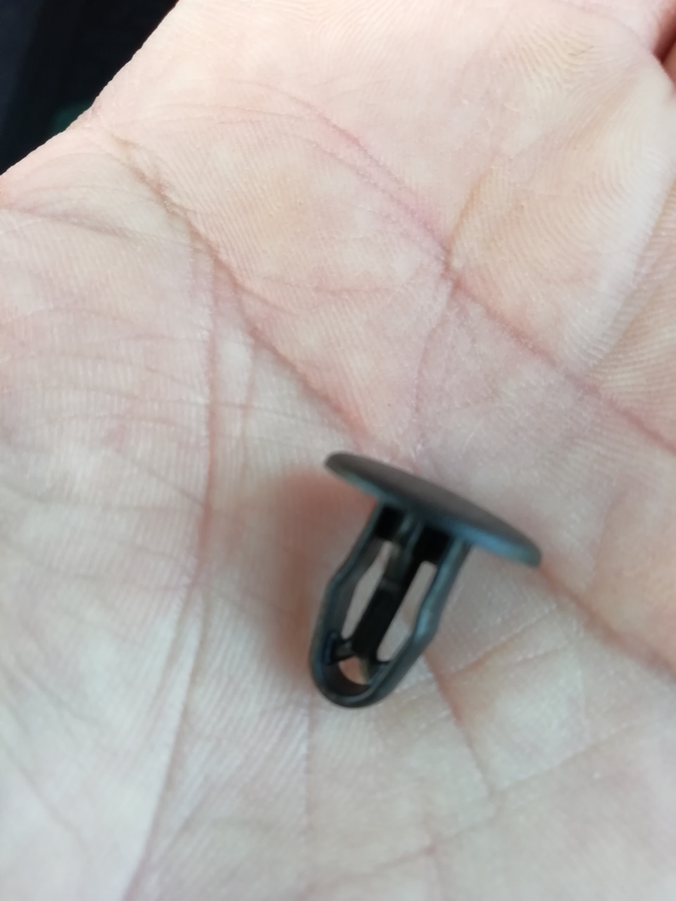 MQAAAgKnI A 960 Как открыть багажник на рапиде